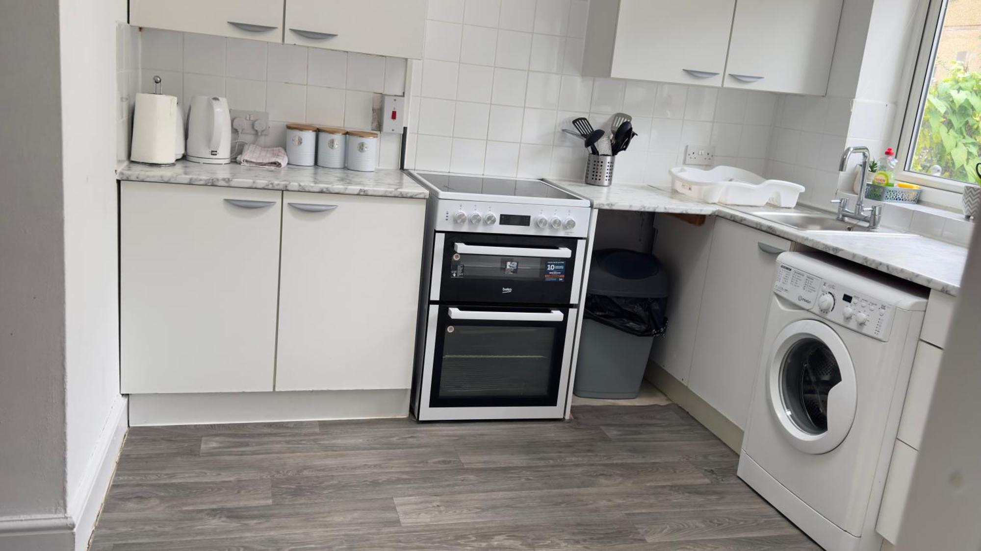 4Bedroom House At Town Centre With Free Driveway Parking Aylesbury  Eksteriør billede